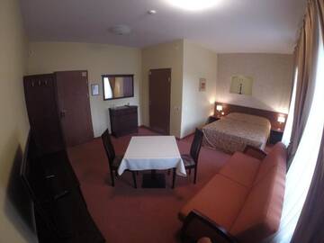 Фото номера Трехместный номер Отель Grafo Zubovo Hotel &amp; SPA г. Бубяй 3